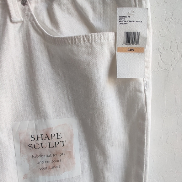 🆕 Jessica Simpson plus size curvy shape White Straight Leg Ankle Jeans_24W - Picture 7 of 9
